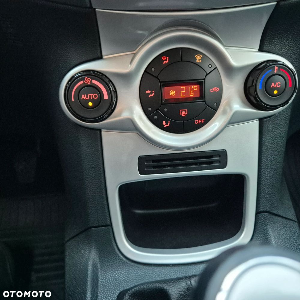 Ford Fiesta 1.4 Titanium - 14