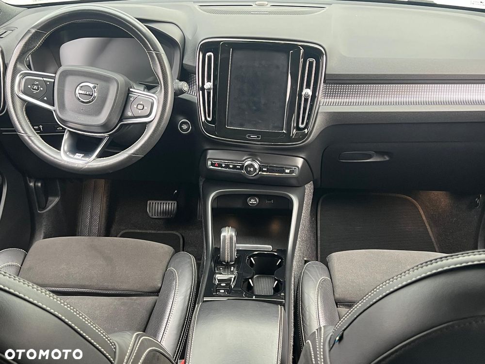 Volvo XC 40 - 18
