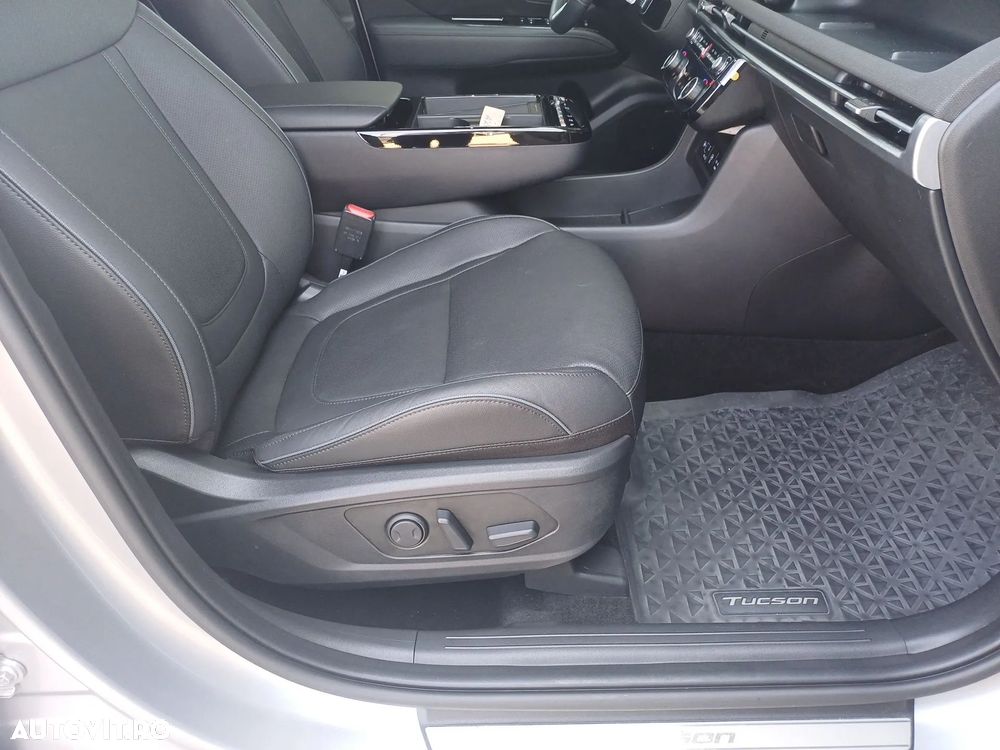 Hyundai Tucson 1.6 l 215 CP 4WD 6AT HEV Luxury - 31