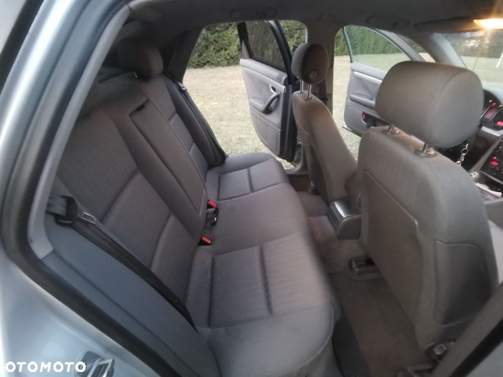 Audi A4 Limousine - 14