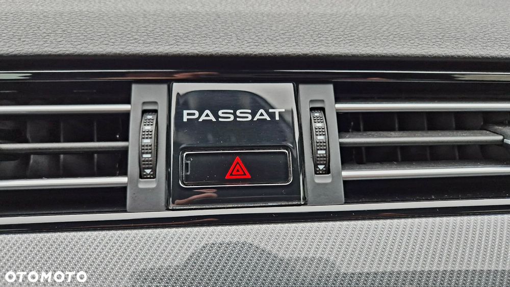 Volkswagen Passat 2.0 TDI (BlueMotion Technology) Highline - 25