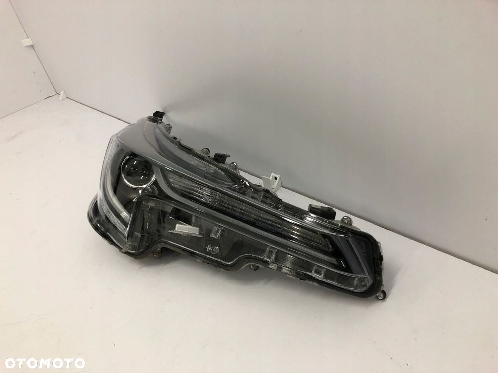 TOYOTA COROLLA E21 19- HB KOMBI LAMPA PRZEDNIA PRAWA LED 81110-02S70 - 3