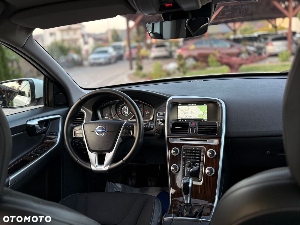 Volvo XC 60 D4 Drive-E Momentum - 27