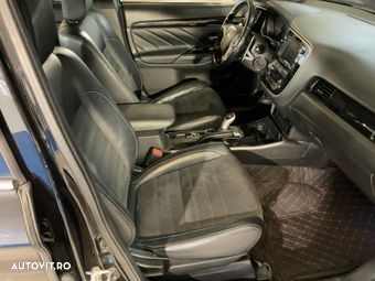 Mitsubishi Outlander 2.0 4WD Plug-In Hybrid Plus - 8