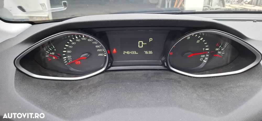 Peugeot 308 BlueHDi FAP 130 EAT8 Stop & Start Active - 4