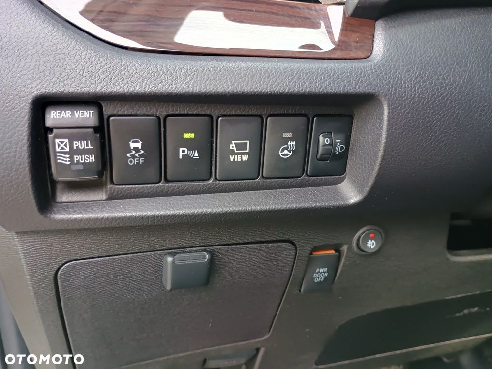 Toyota Sienna - 17