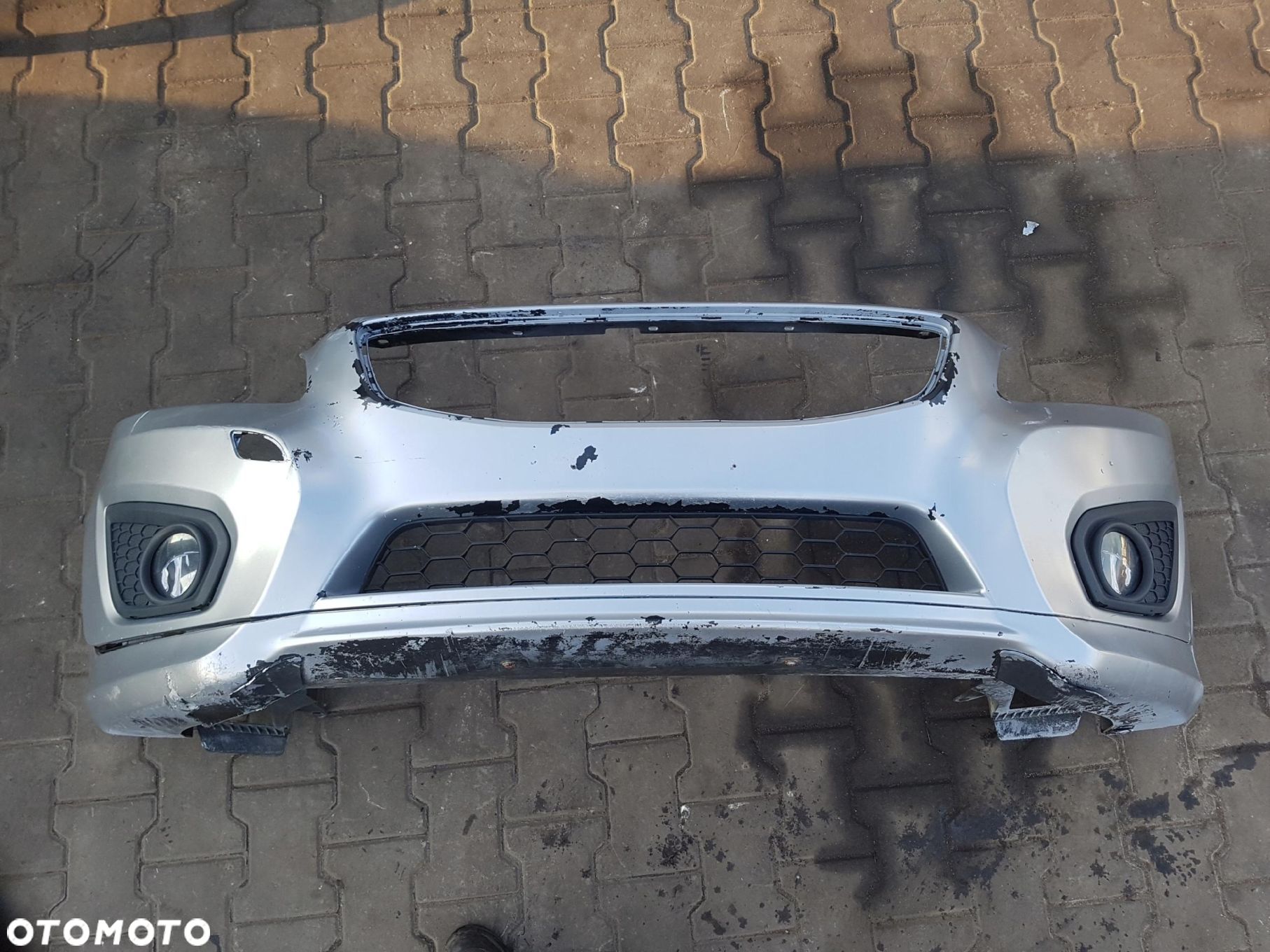 VOLVO C30 LIFT 10-12r ZDERZAK PRZÓD R-DESIGN - 1