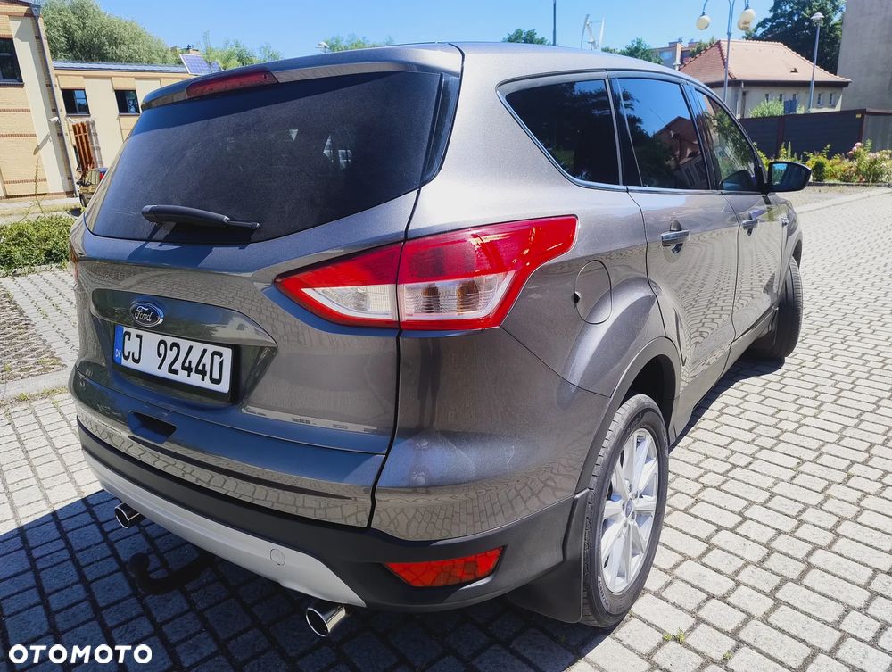 Ford Kuga 2.0 TDCi 2x4 Titanium - 3