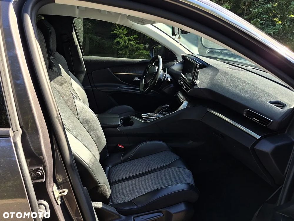 Peugeot 3008 1.6 PureTech Hybrid PHEV Allure S&S EAT8 - 5
