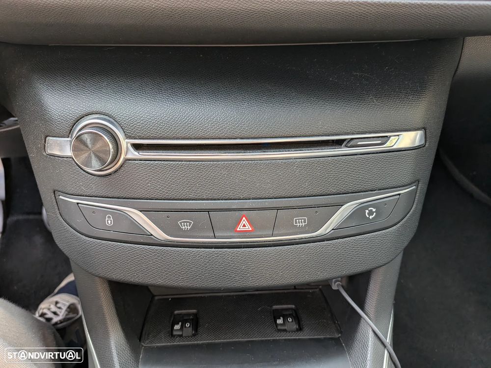 Peugeot 308 SW BlueHDi 120 Stop & Start Business-Line - 26