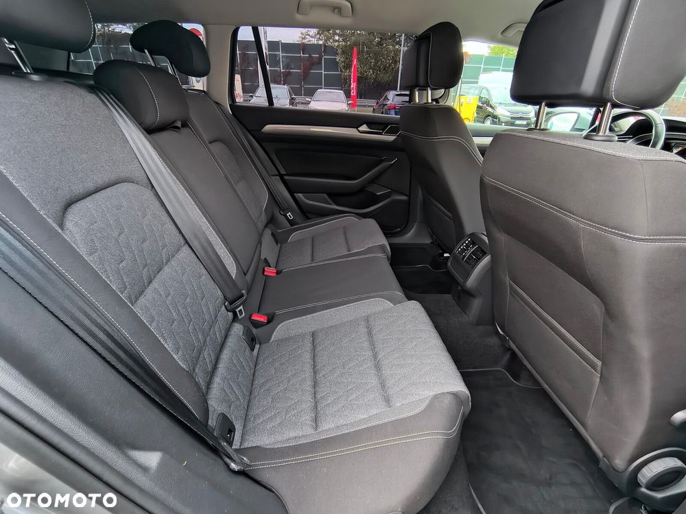 Volkswagen Passat - 8