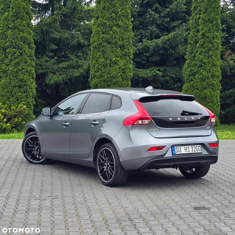 Volvo V40 D2 Drive-E Momentum - 12