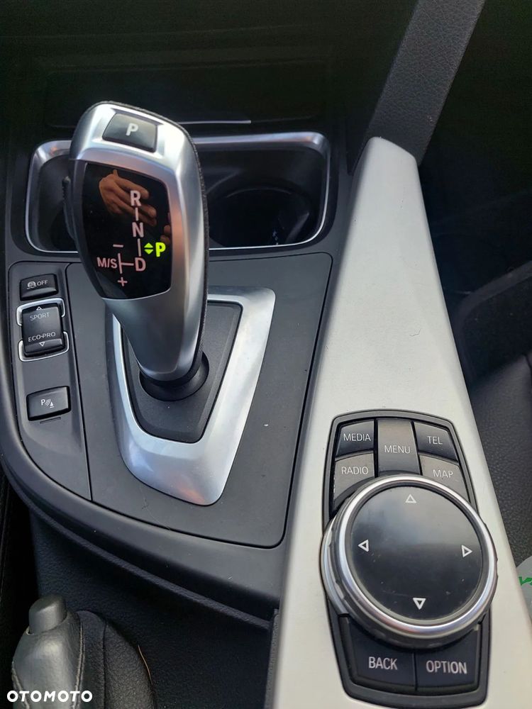 BMW Seria 3 320d Edition Luxury Line Purity - 12