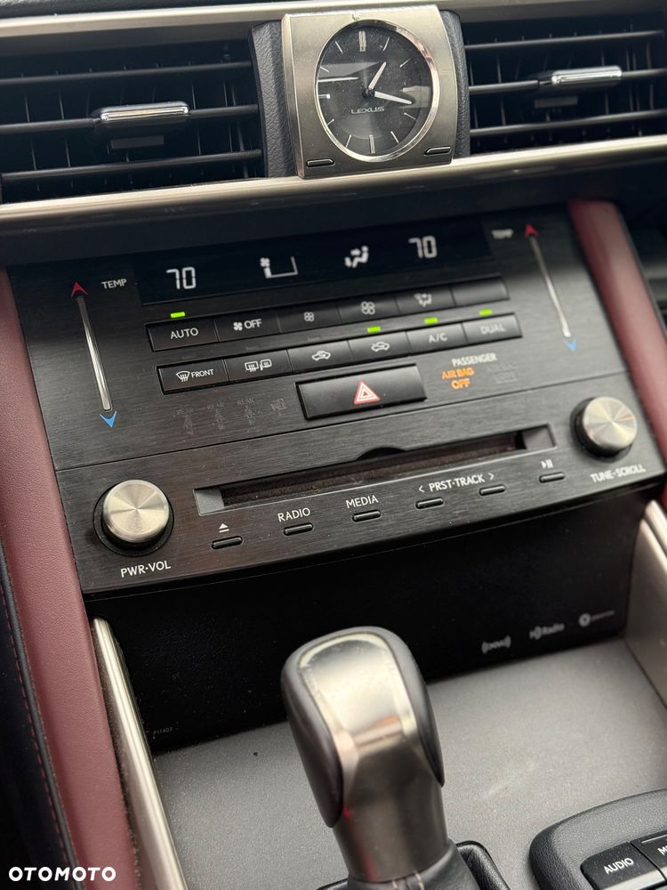 Lexus IS 200t / 300 Elegance - 6