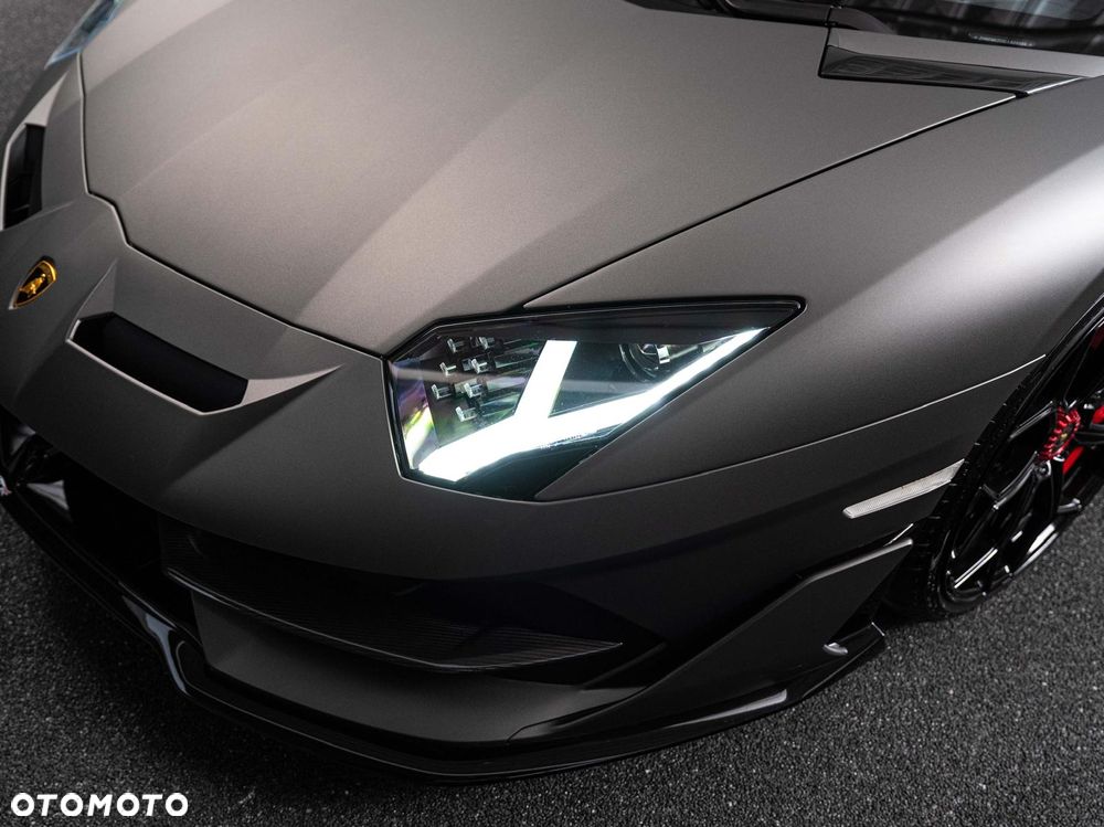 Lamborghini Aventador - 10
