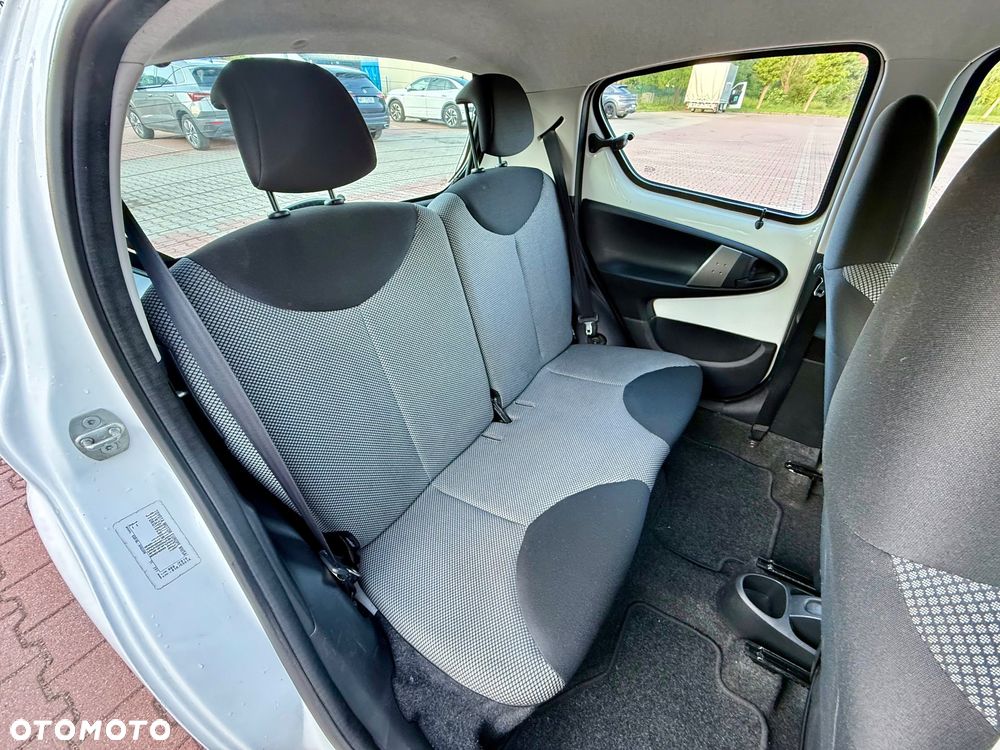 Toyota Aygo 1.0 VVT-i Sol EU5 MM - 20