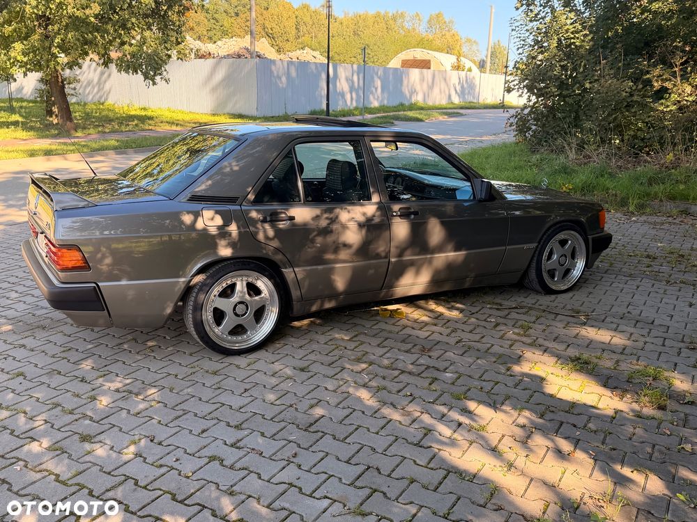Mercedes-Benz W201 (190) - 5