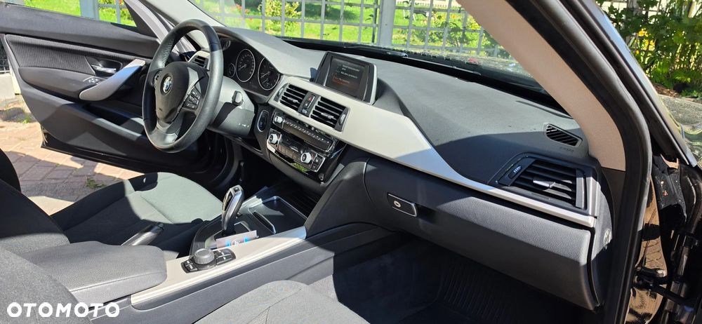 BMW Seria 3 318d - 5
