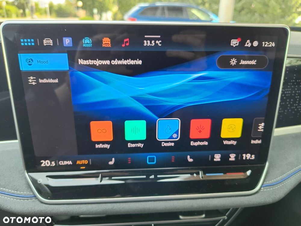Volkswagen Passat Variant 2.0 TDI SCR R-Line DSG - 29