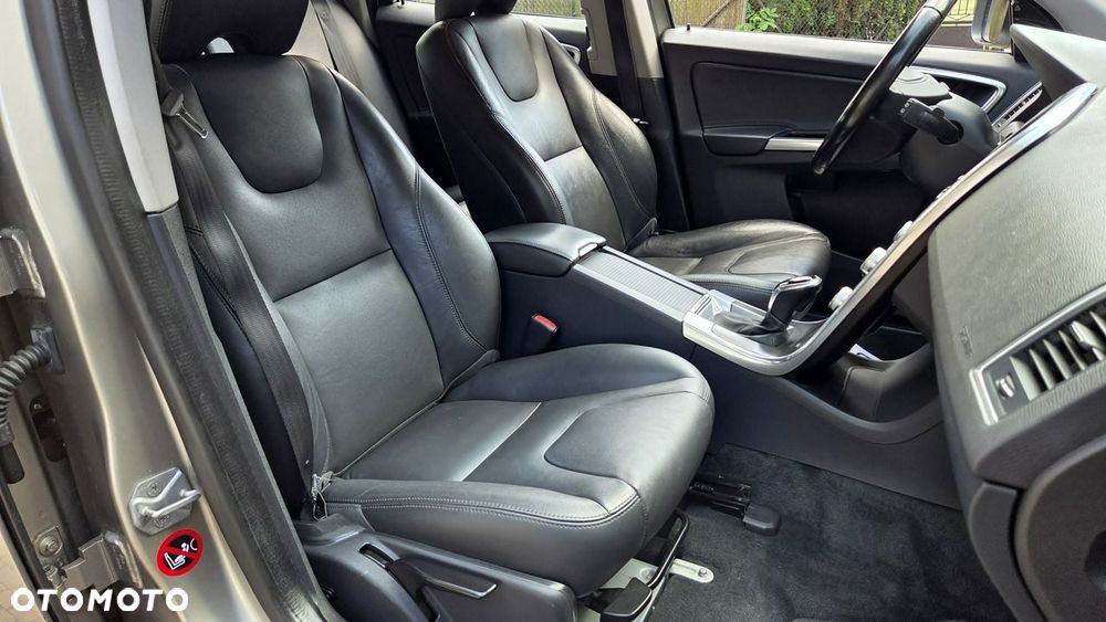 Volvo XC 60 D5 AWD Summum - 18