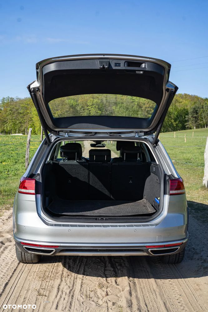 Volkswagen Passat 2.0 TDI Bi-Turbo BMT 4Mot Highline DSG - 12