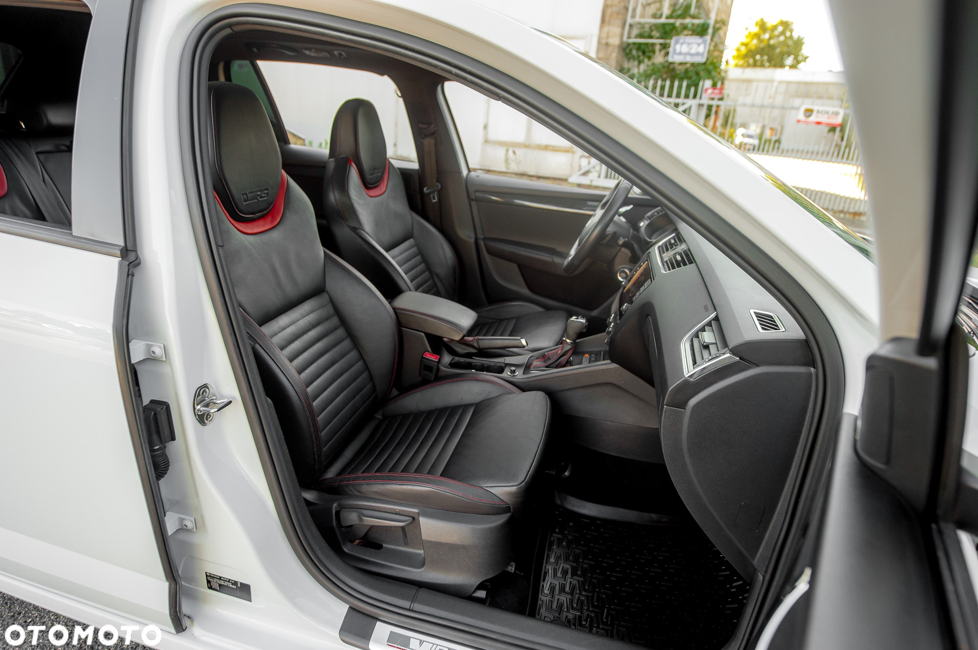 Skoda Octavia 2.0 TSI RS DSG - 34