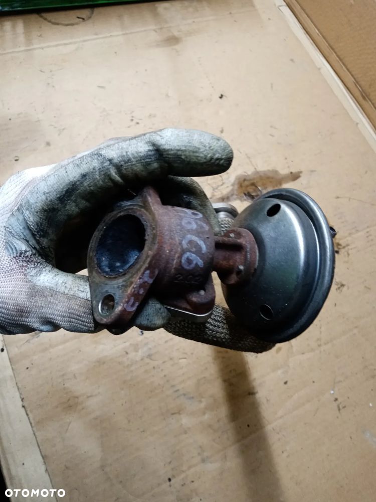 Zawór EGR rurka Audi A6 C6 2.7 TDI 059131503H - 5