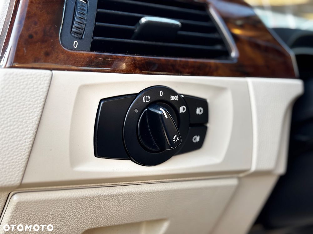 BMW Seria 3 325i - 22