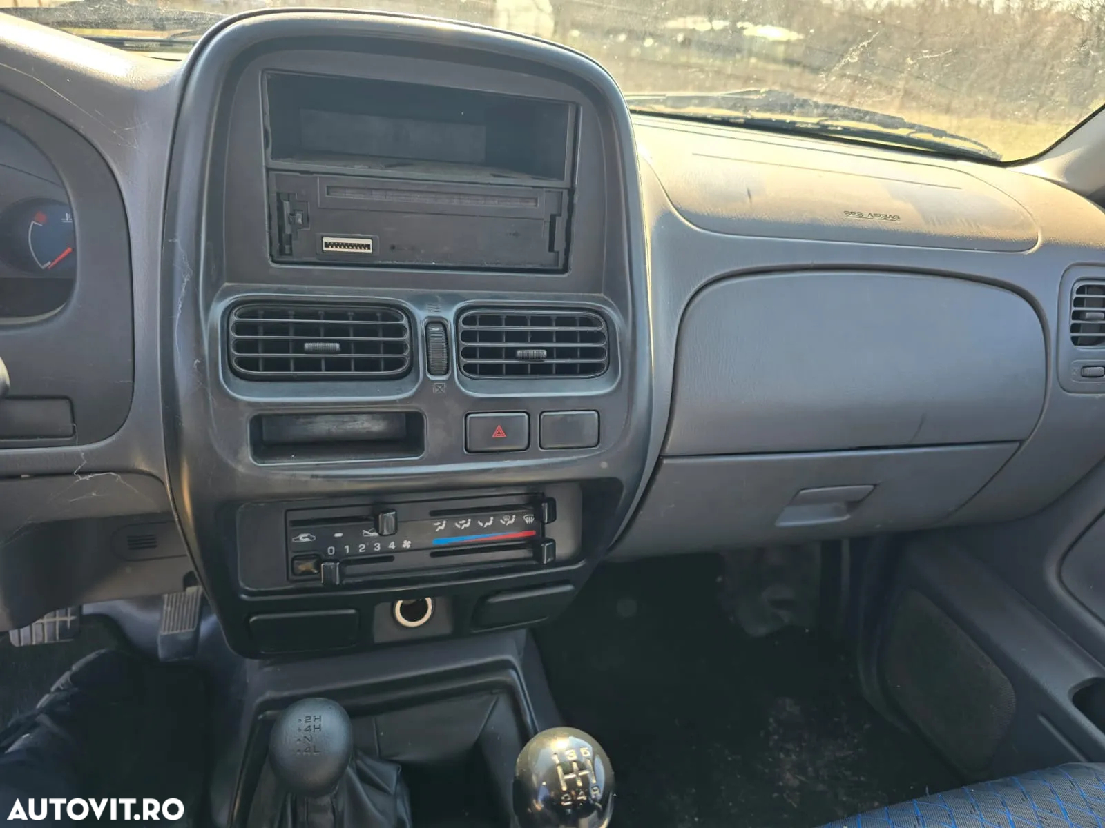 Nissan Pickup - 9