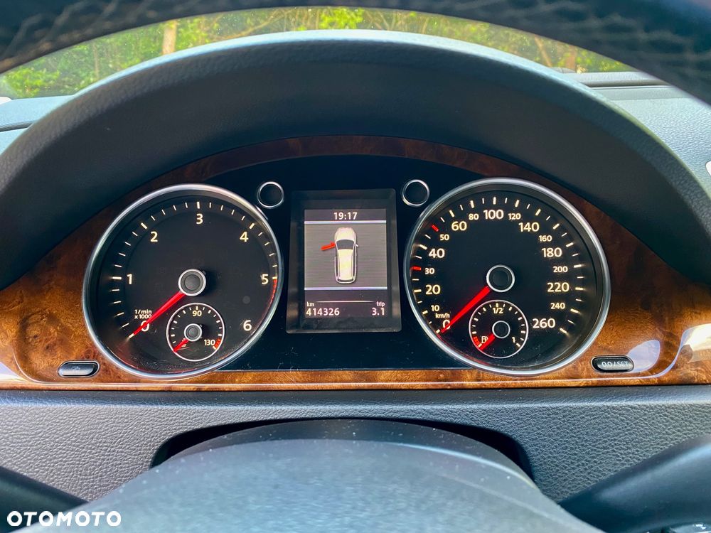 Volkswagen Passat 2.0 TDI DPF DSG Individual Chrom - 16
