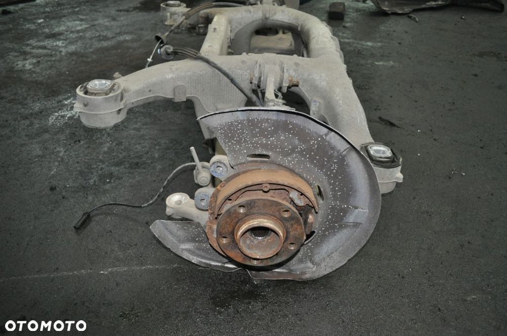 BMW 750 F01 F02 4.4 V8 ZAWIESZENIE BELKA TYŁ SANKI - 6