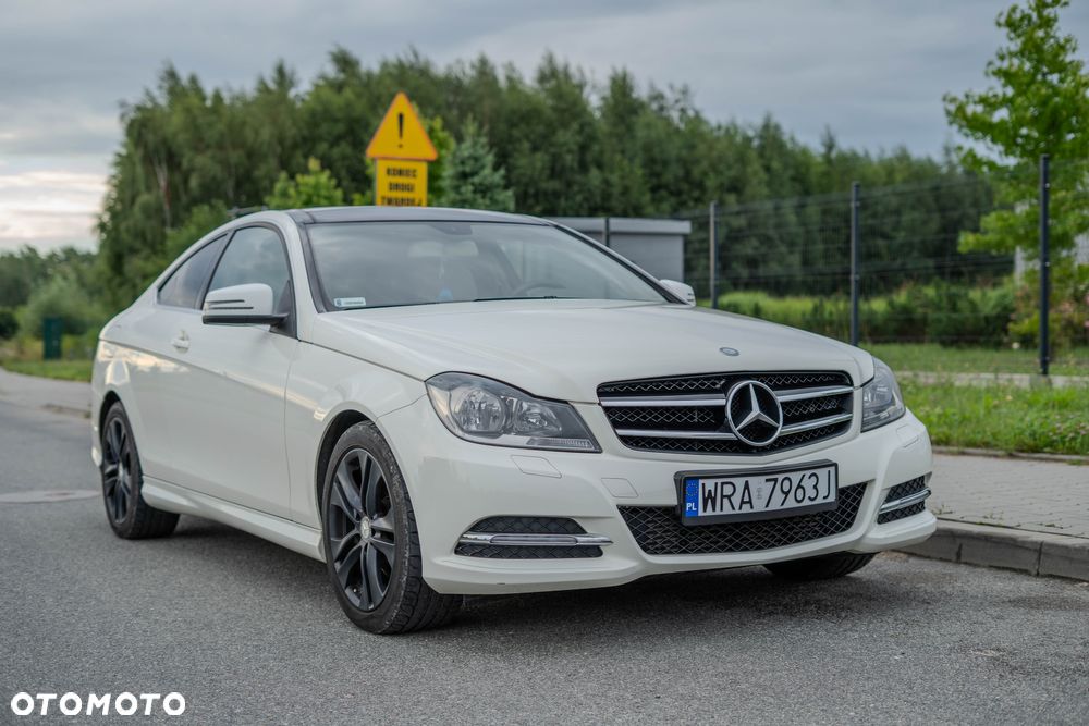 Mercedes-Benz Klasa C 250 CGI BlueEff Sport - 3