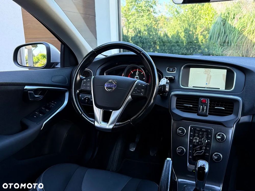 Volvo V40 D2 Drive-E Momentum - 26