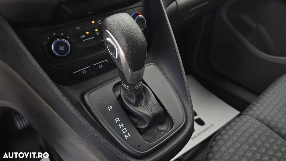 Ford Transit Connect - 17