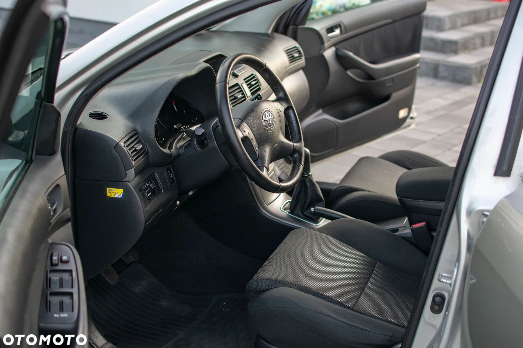 Toyota Avensis - 4