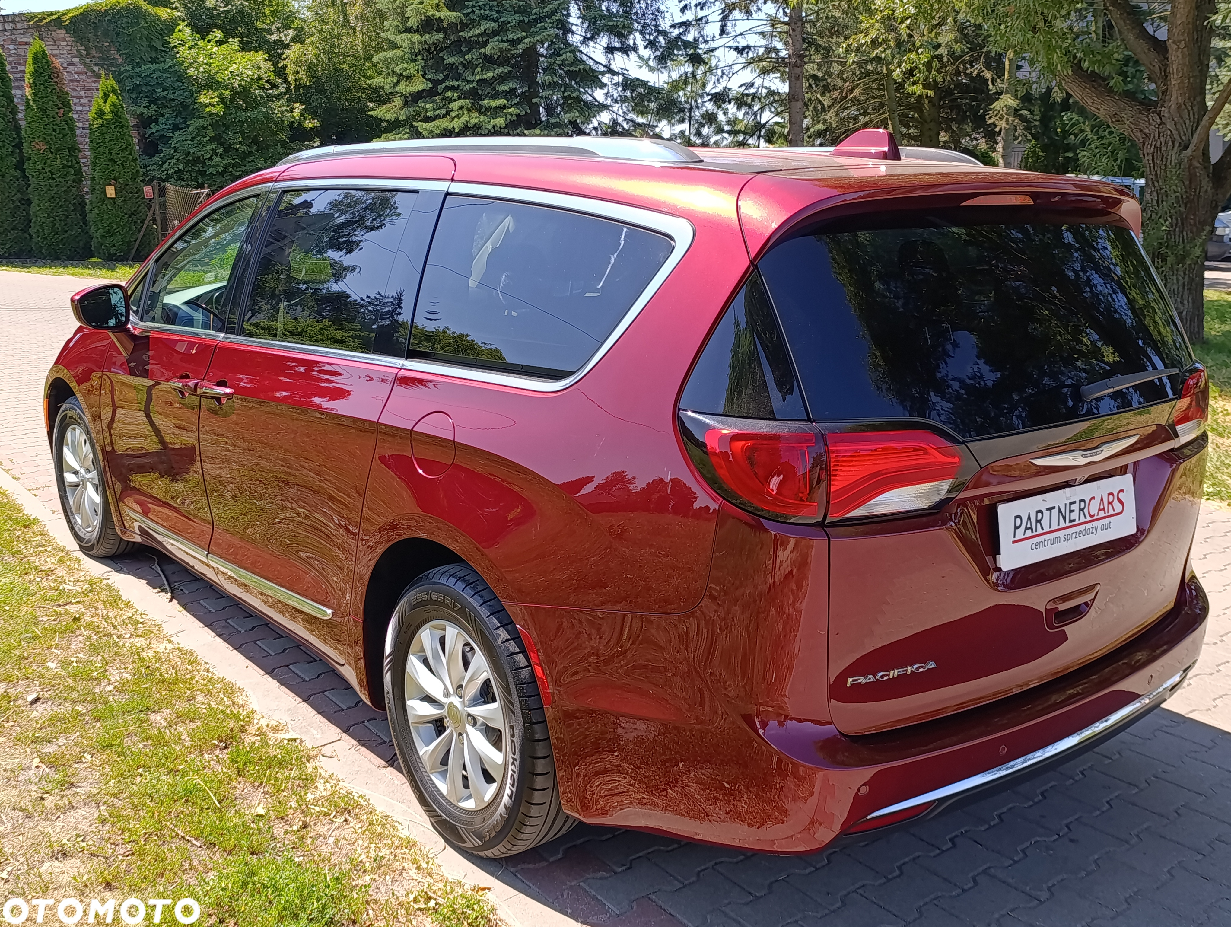 Chrysler Pacifica - 6