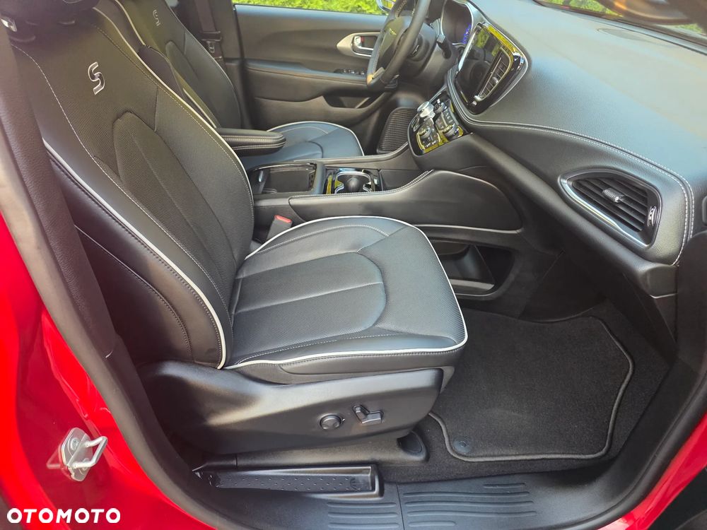 Chrysler Pacifica - 19