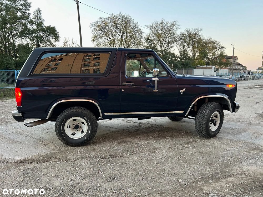 Ford Bronco - 14