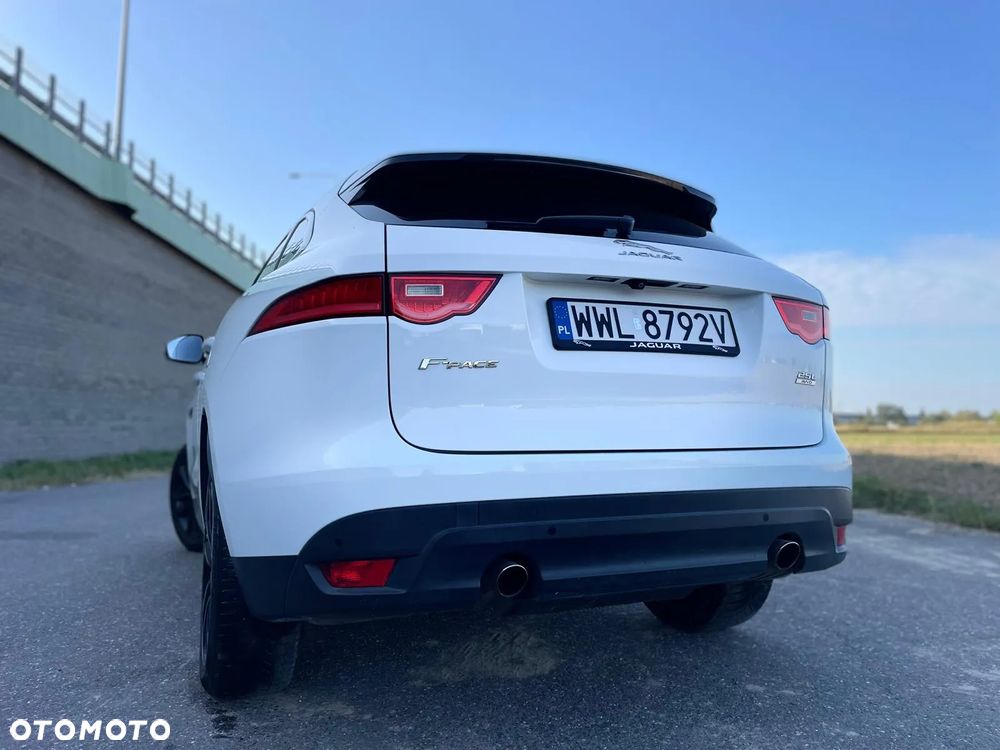 Jaguar F-Pace 25t AWD Prestige - 13
