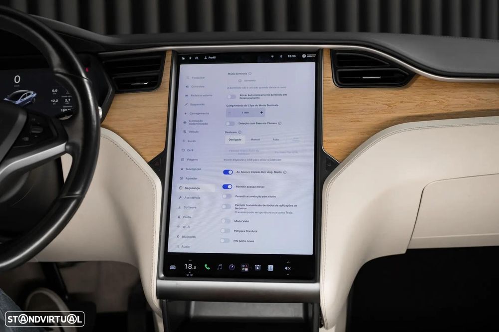 Tesla Model S Standard Range - 26