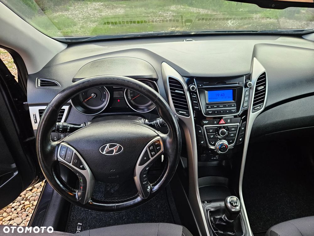 Hyundai i30 blue 1.6 CRDi Style - 17