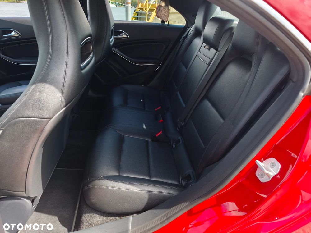 Mercedes-Benz CLA 250 7G-DCT AMG Line - 14