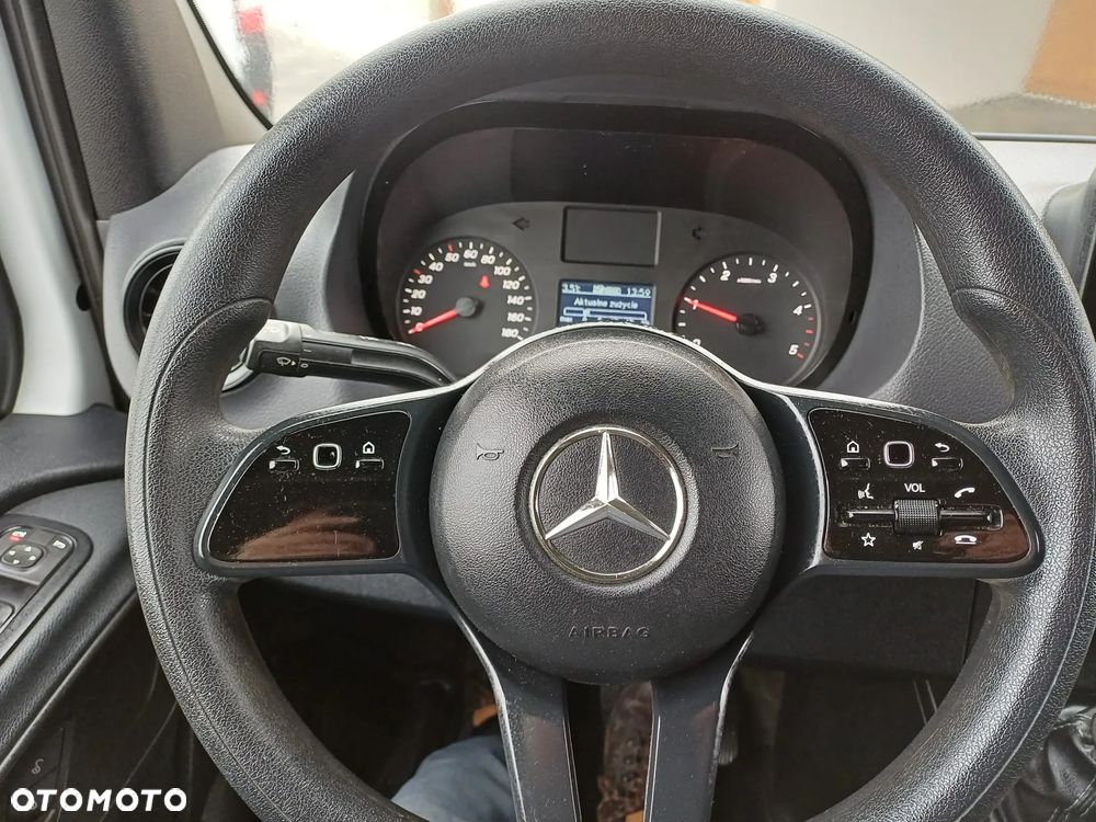 Mercedes-Benz Sprinter - 8