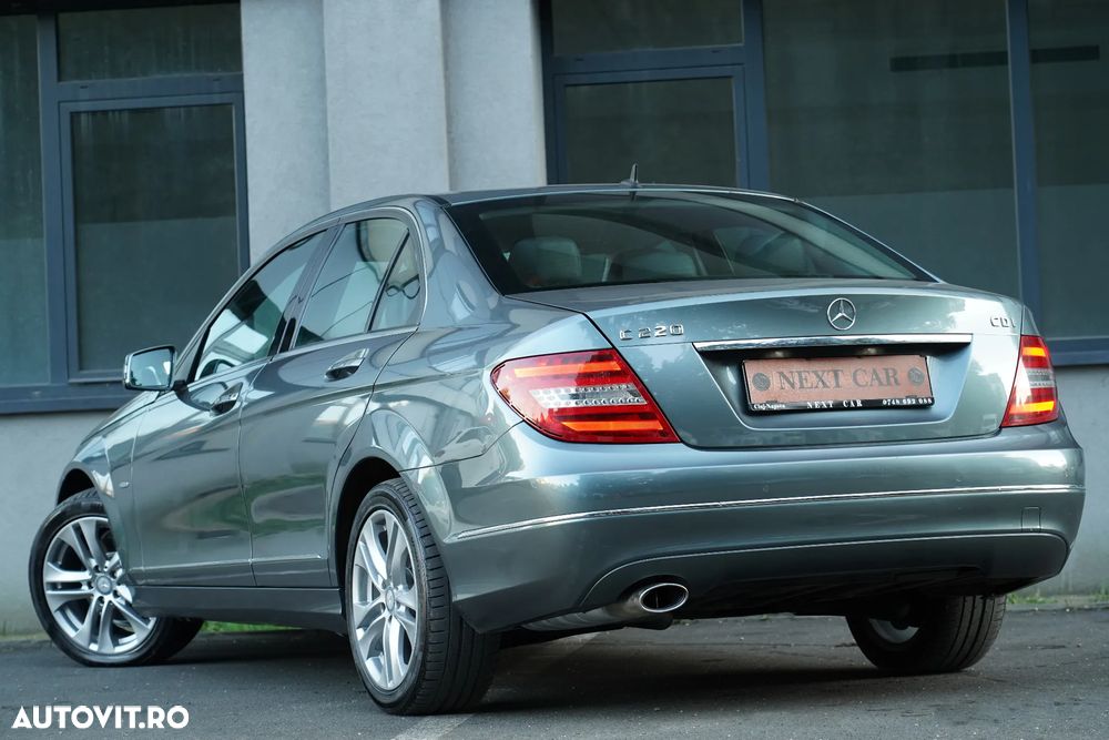 Mercedes-Benz C 220 CDI DPF (BlueEFFICIENCY) 7G-TRONIC Avantgarde - 4