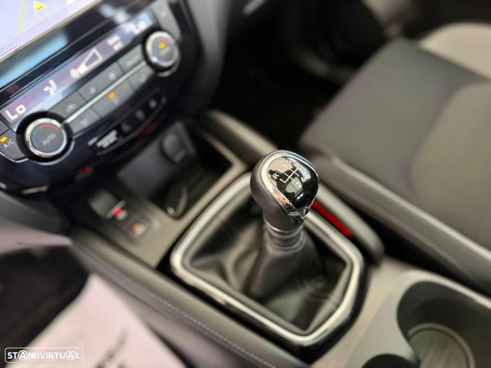 Nissan Qashqai 1.5 dCi N-Connecta 18 - 10