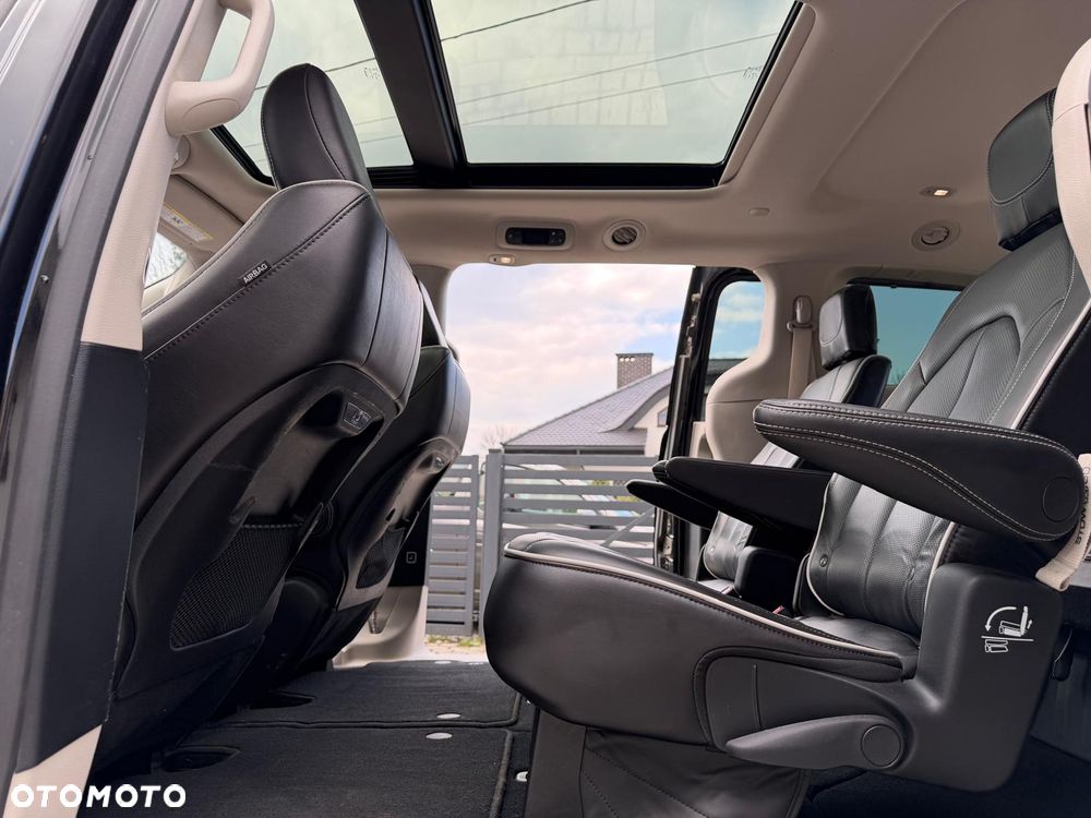 Chrysler Pacifica - 28