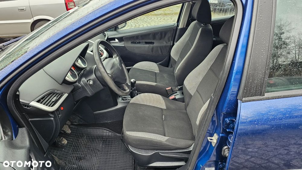 Peugeot 207 1.4 HDi Presence - 9