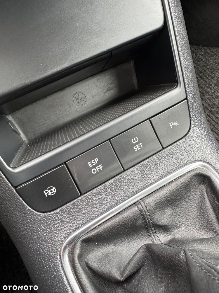 Volkswagen Golf Plus - 9