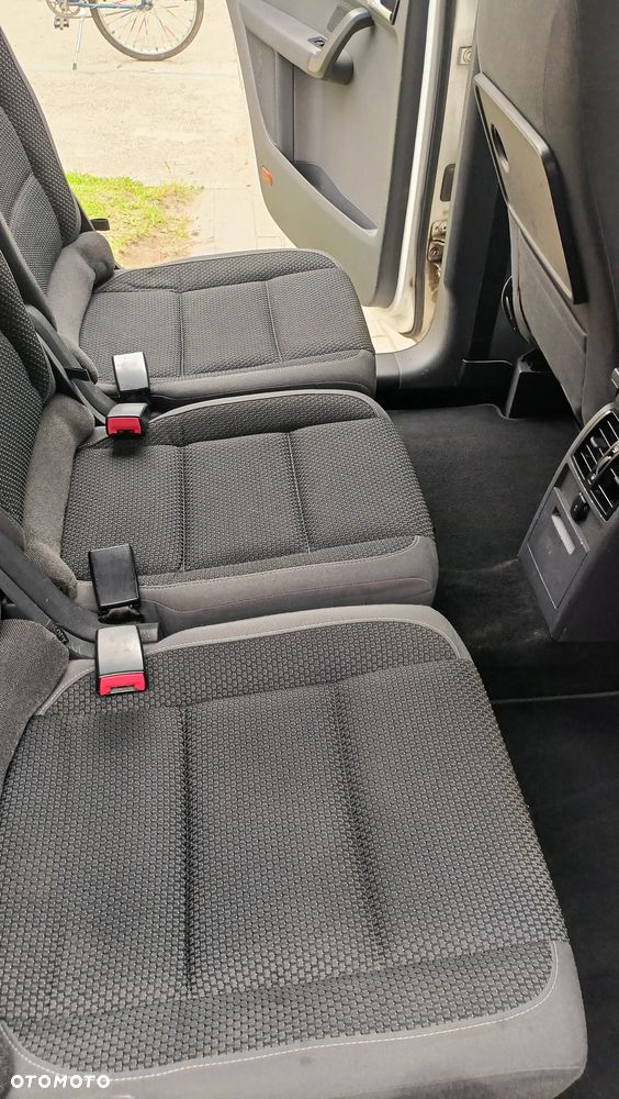 Volkswagen Touran 1.6 TDI DPF BlueMot Comfortline - 14