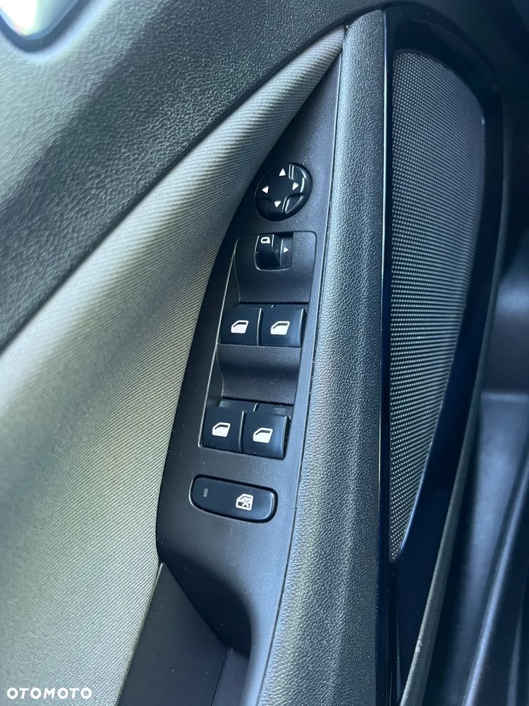 Opel Crossland X - 14